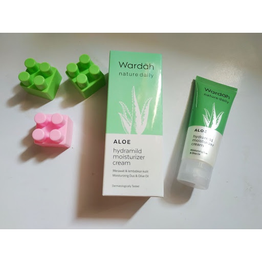 Wardah Nature Daily Aloevera Hydramild Moisturizer Cream 40ml