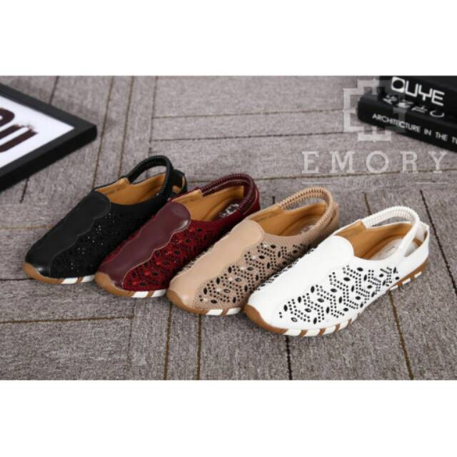 SEPATU EMORY