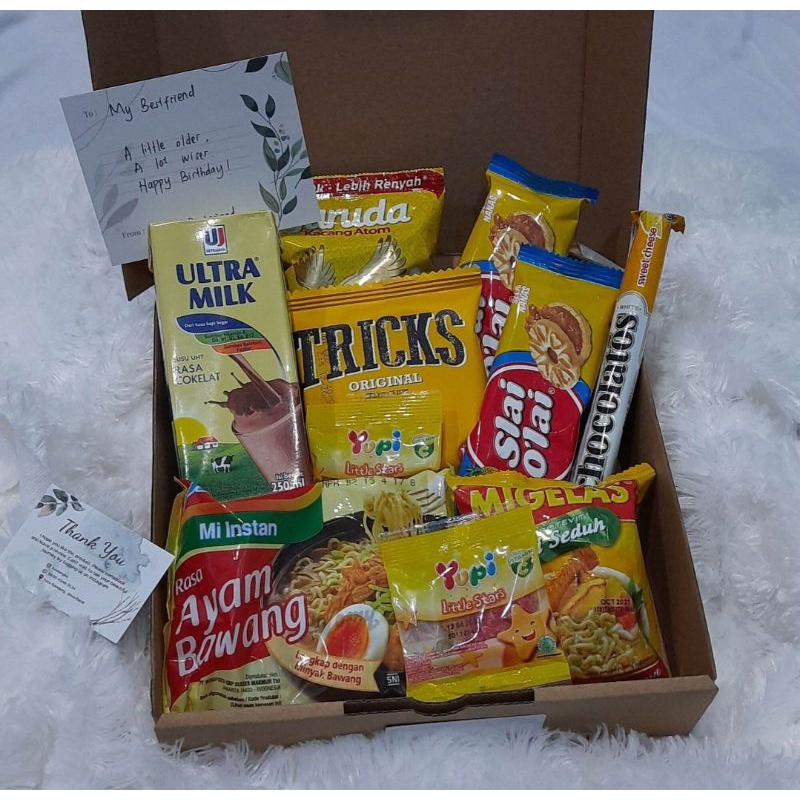 

hampers kado snack warna kuning/kado ulang tahun/aniversary