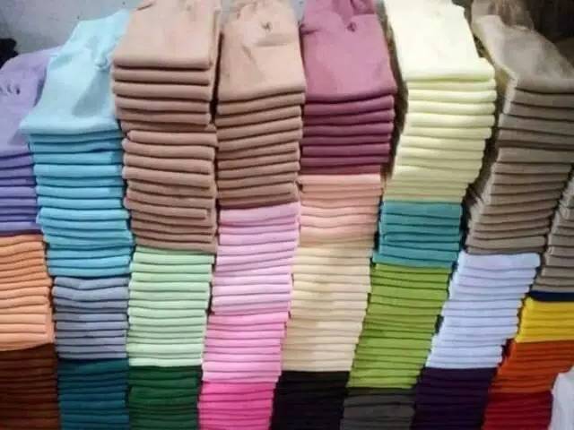 Kaos kaki polos warna