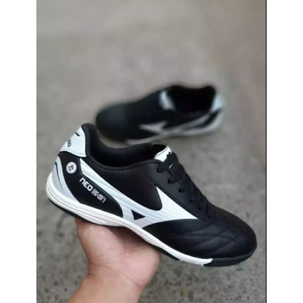 sepatu futsal mizuno guality original-terlaris