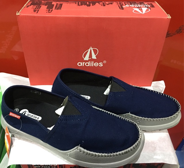 sepatu kasual pria slip on sepatu karet keren mickleson by ardiles