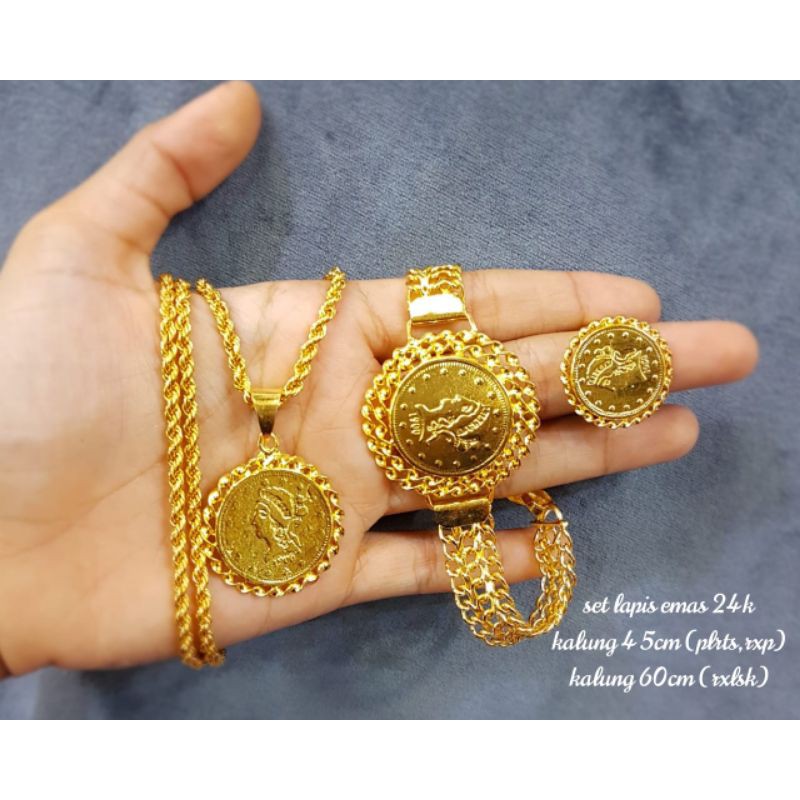 Set emas 24kreplika(rantai kalung,liontin,cincin,gelang)Gratis Box,Sarung asesoris(dikirim yg ready)