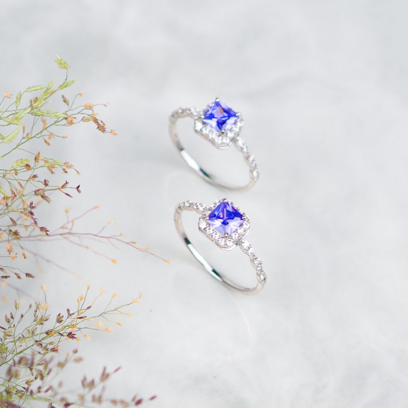 Cincin Emas Solitaire Mata Kotak Persegi Whitegold - Toko Emas Gadjah