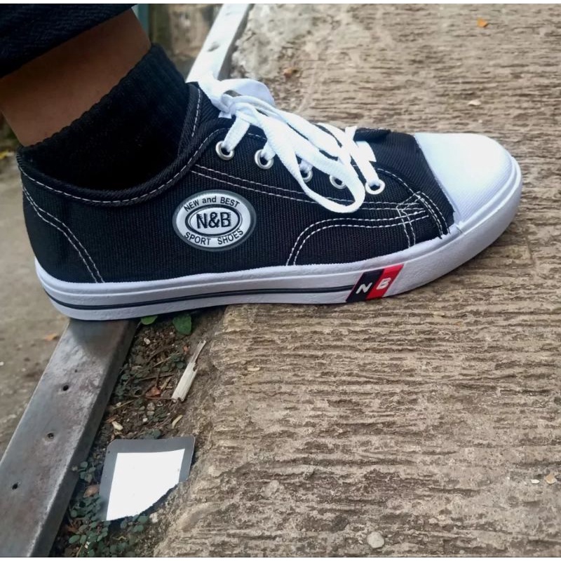 SAPATU NB HITAM PUTIH SEPATU SEKOLAH. BAHAN CANVAS