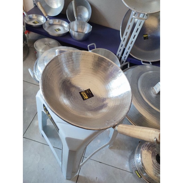 Wajan penggorengan gagang kayu 30 cm