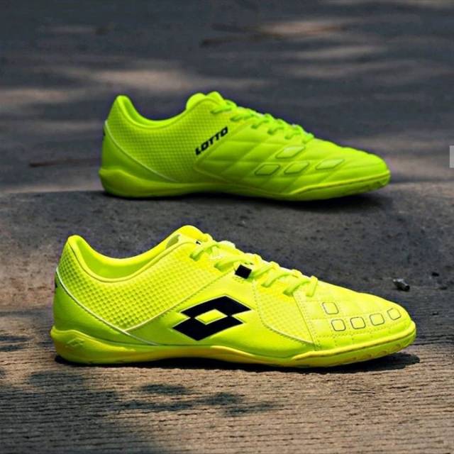Sepatu Futsal Lotto Squadra Safety Yellow Black