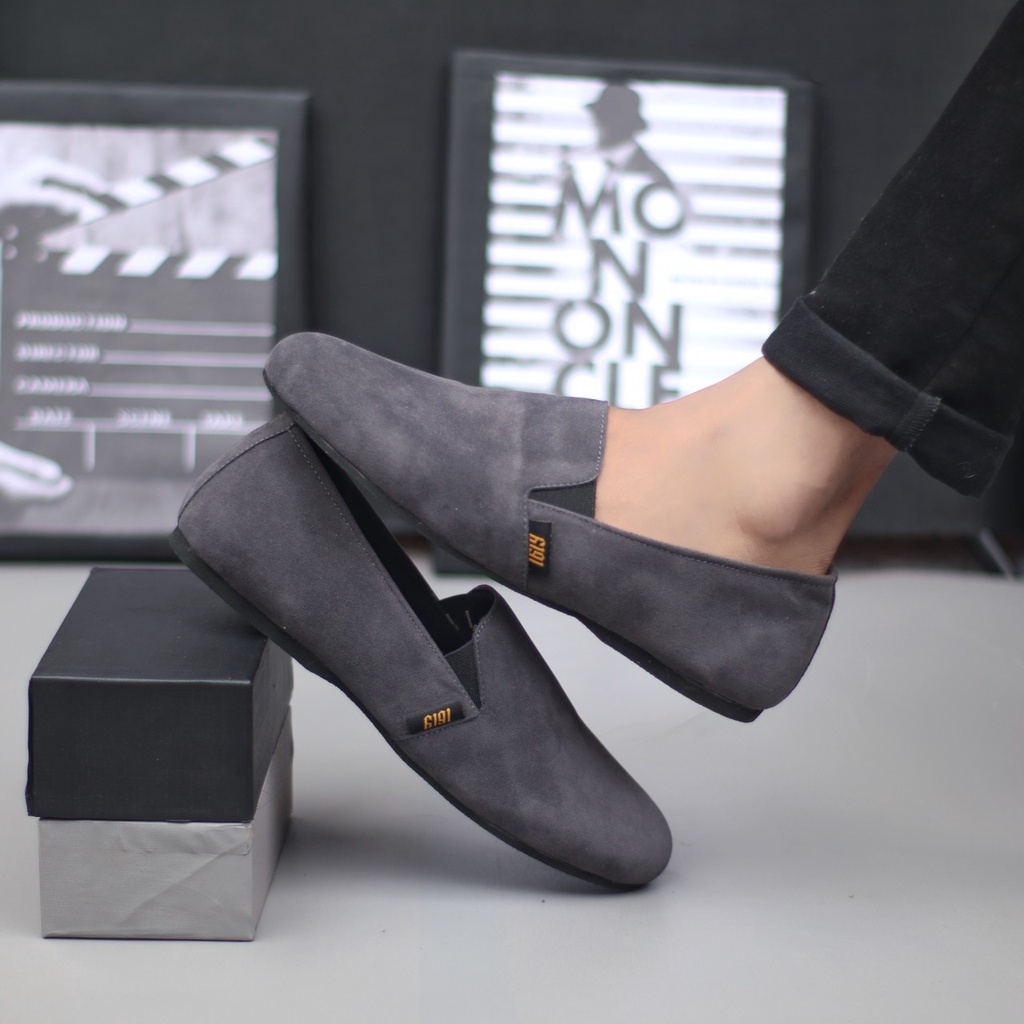 MOLK Sepatu Slip On Pria Casual Kulit Sintetik Slop Hitam Cowok Trendy Simple Original Footwear