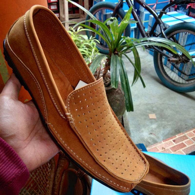 Sepatu casual pria kulit asli lancas mucasin