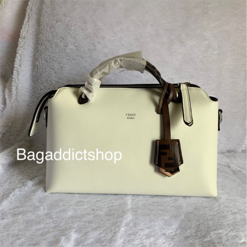 Tas Fendi BTW Logo Plaque Tote White