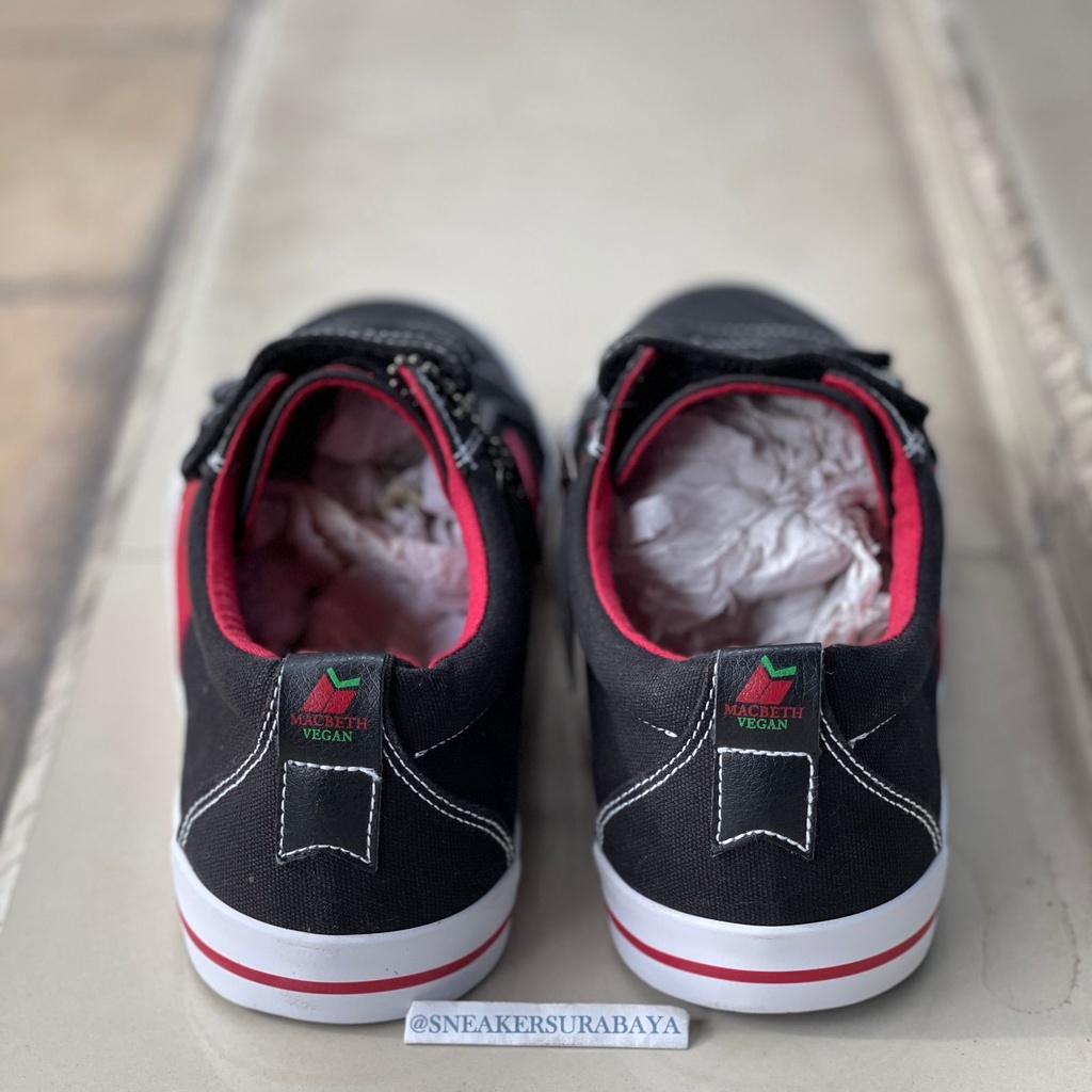 Macbeth Eliot Velcro Black Muted Red