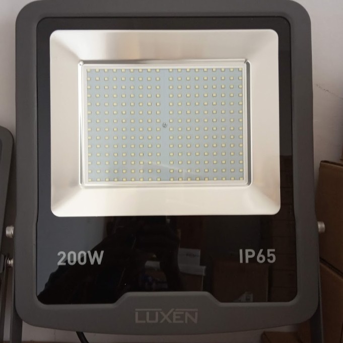 Lampu Sorot 200w Luxen