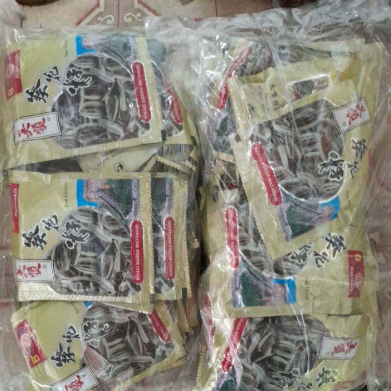 

Kuwaci kuaci bison biji bunga matahari gurih asin 1pak isi 20pcs