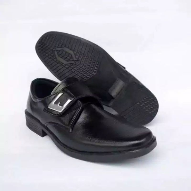 SEPATU FANTOFEL PRIA