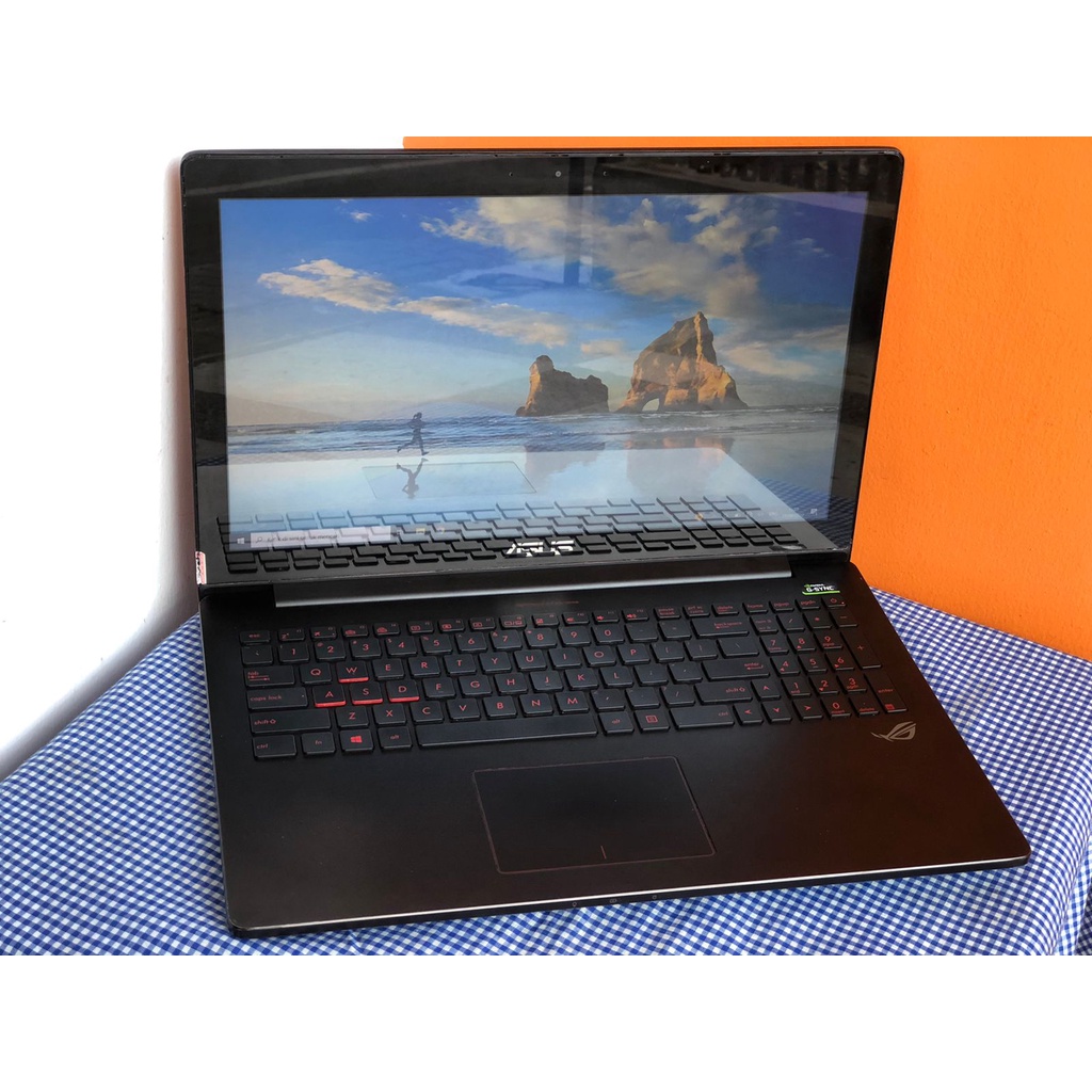 Laptop Asus ROG G501JW core i7 RAM 12GB SSD 256GB para gamers merapatt
