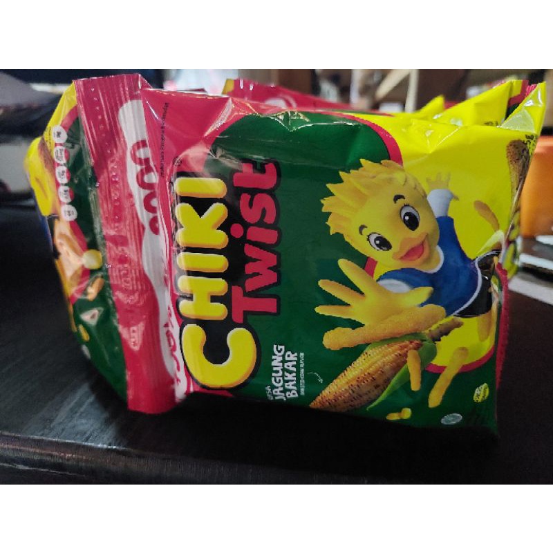 Chiki Twist 10 pcs 22,5 gram chetos baru