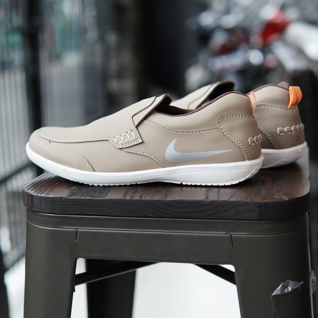 BIG SALE BRANDED !!! SEPATU SPORT NIKE BOSTON SLOP CASUAL SLIP ON PRIA