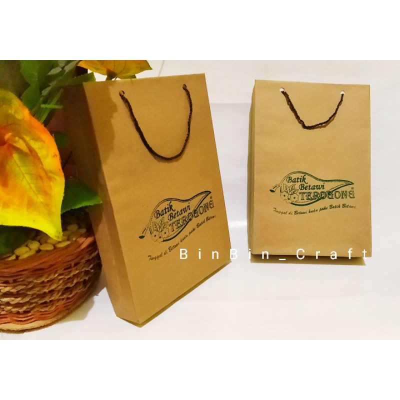 

Paperbag Tas Kertas Goodie Bag ukuran 15 x 4,5 x 24 cm Sablon Custom