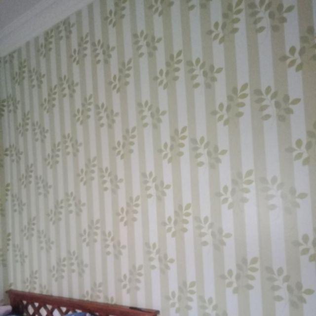 Wallpaper Dinding Murah Ruang Tamu Rumah Kamar Tidur Garis Hijau Berdaun Terbagus Terlaris Elegan