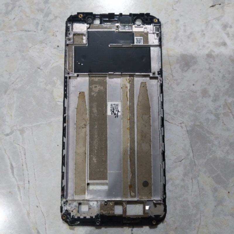 Frame besel tatakan lcd Asus Zenfone max m1 x00pd zb555kl ori copotan