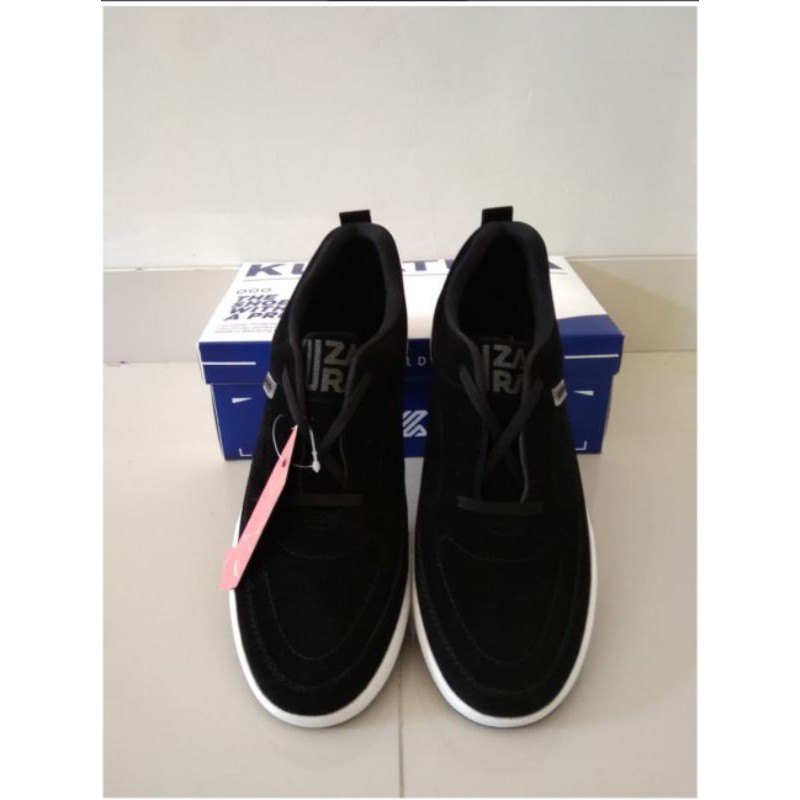 Sepatu Sneakers pria Kuzatura