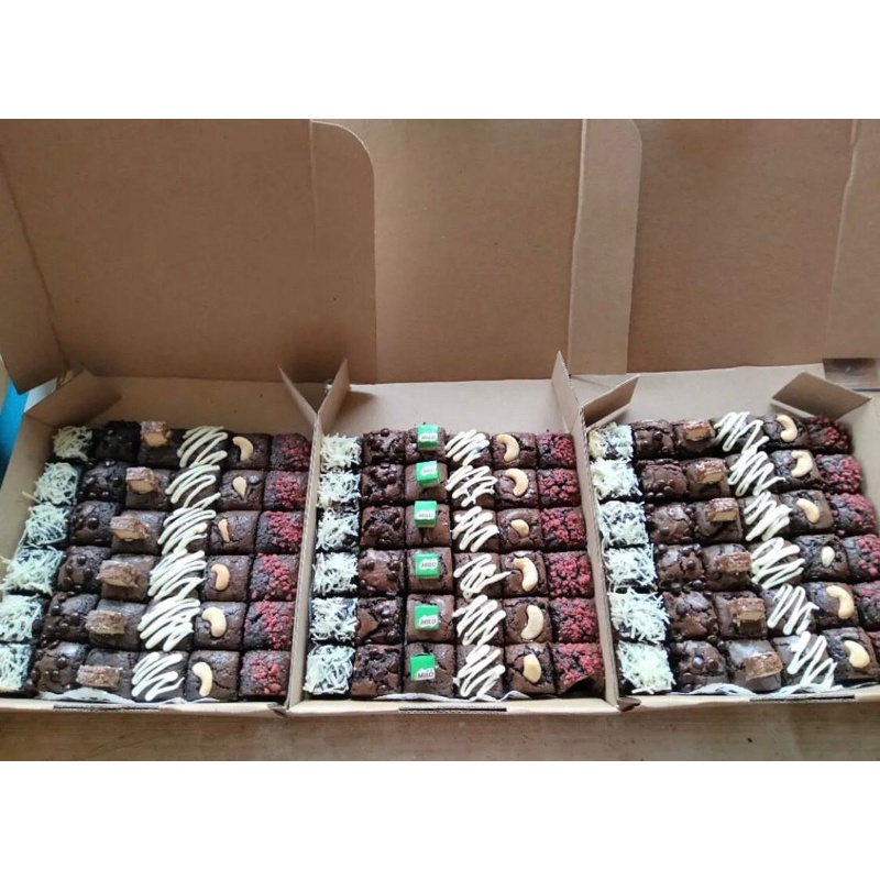 

Fudgy Brownis (36 Pcs)