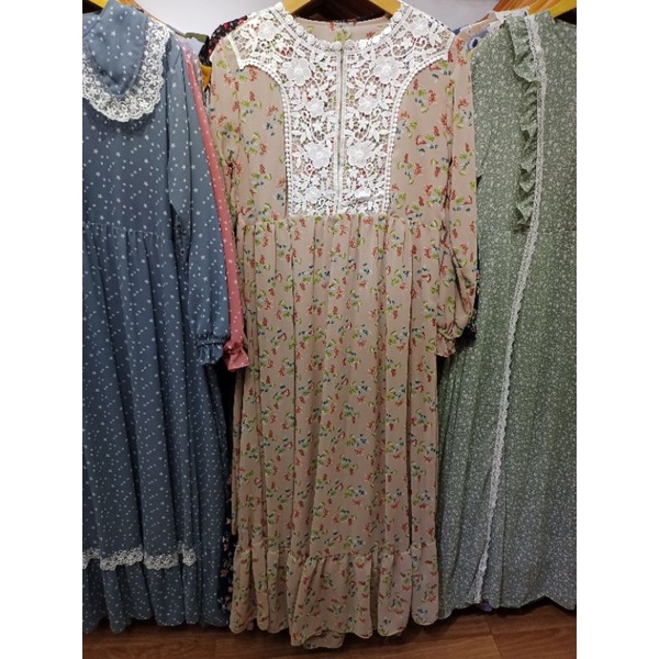 Gamis Ceruty Kerah Renda