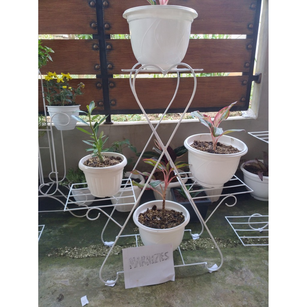 Rak Bunga Putih Model Love