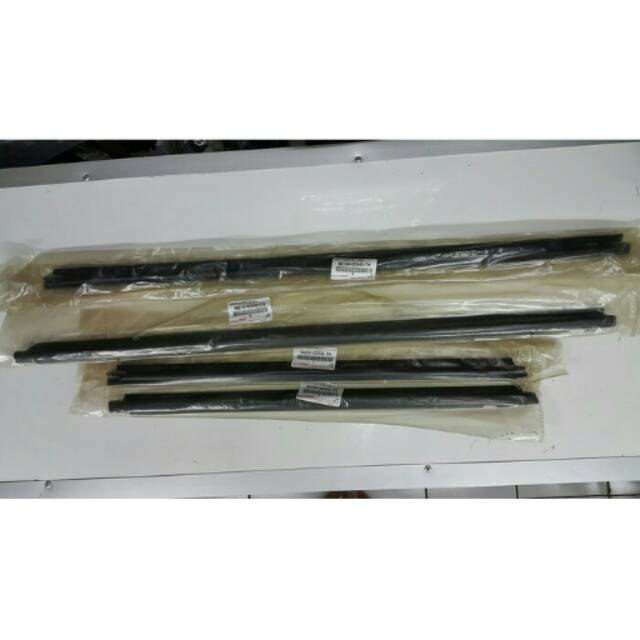 Karet pelipit kaca-Karet pelipit pintu vios old original