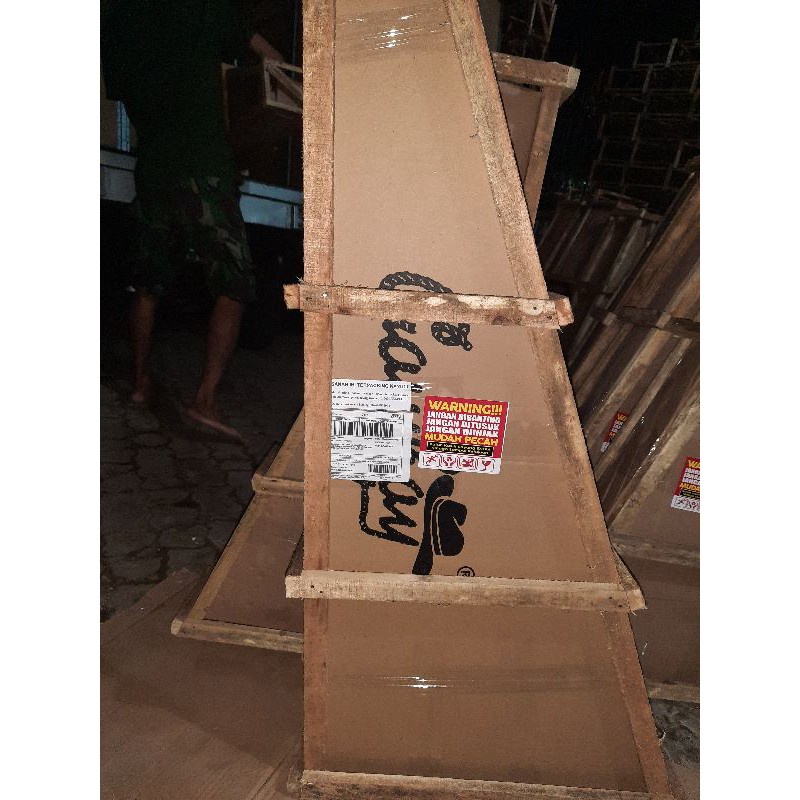 Packing Kayu Untuk Gitar, Amplifier, Cajon, dan Barang Mudah Pecah Lainnya