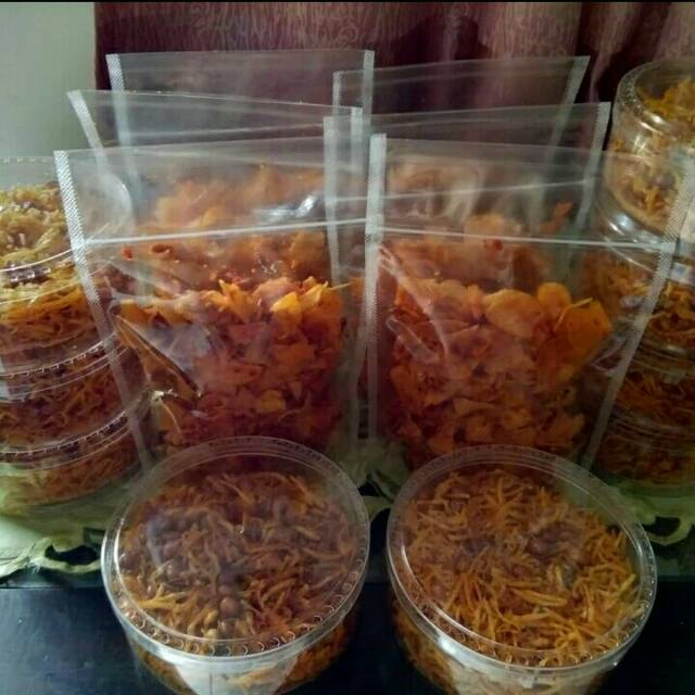 

Kentang mustofa/ kentang kering garing/kentang renyah/kripik kentang/kentang tro kacang