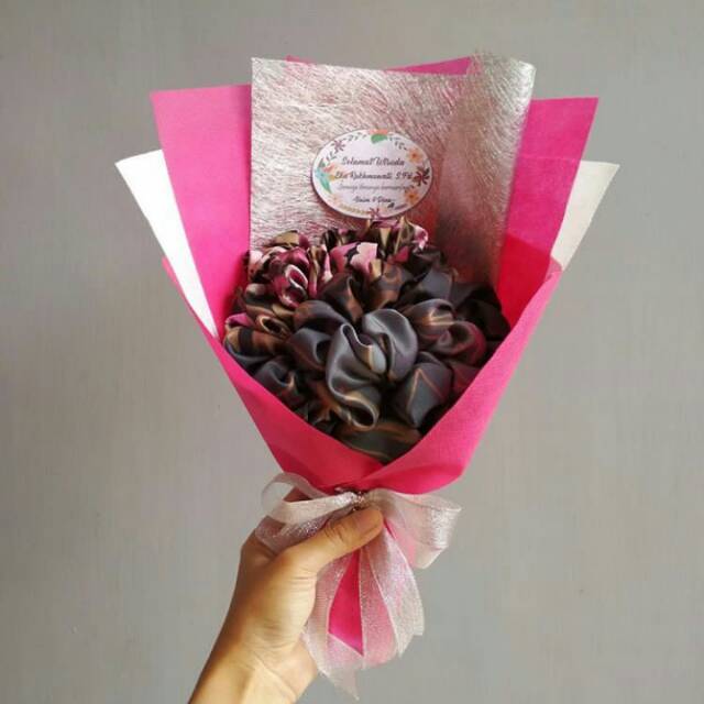 

Buket bunga dari hijab kado ulangtahun, kado anniversary, kado wisuda, kado wedding