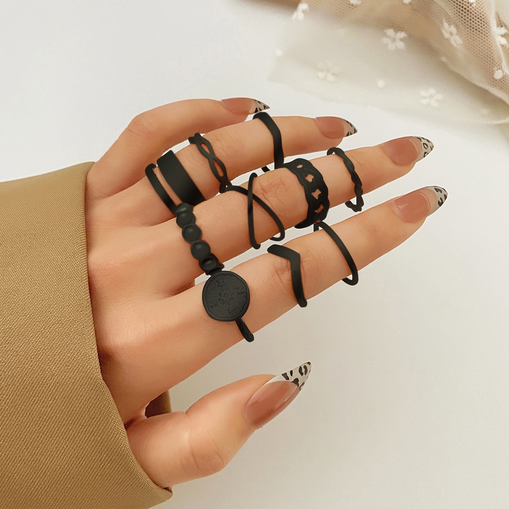 10pcs / Set Cincin Tumpuk Warna Hitam Gaya Simple Untuk Wanita