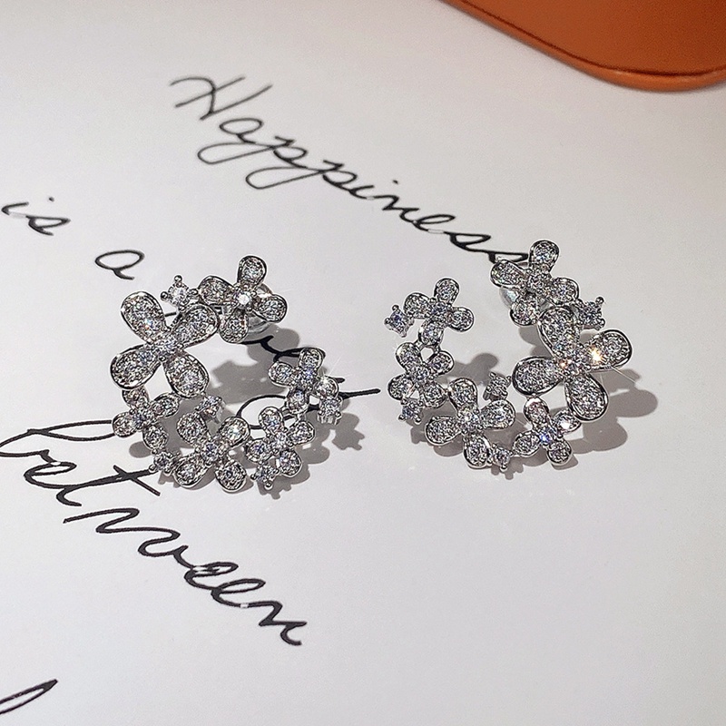 Anting Stud Cubic Zirconia Bentuk C Desain Bunga Romantis Untuk Wanita