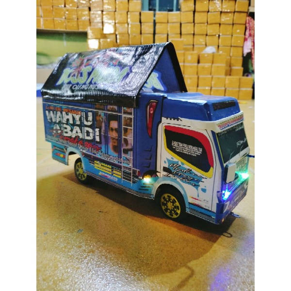 ( COD )miniatur truck oleng Wahyu abadi BISA CUSTOM FOTO DAN NAMA DI PINTU BELAKANG