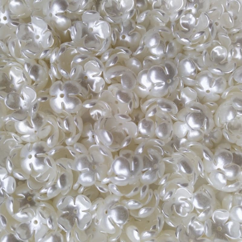 50pcs Manik bunga clover Semanggi broken white