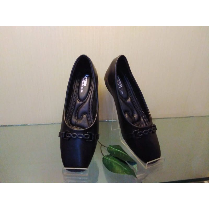 sepatu wanita kyrana hitam
