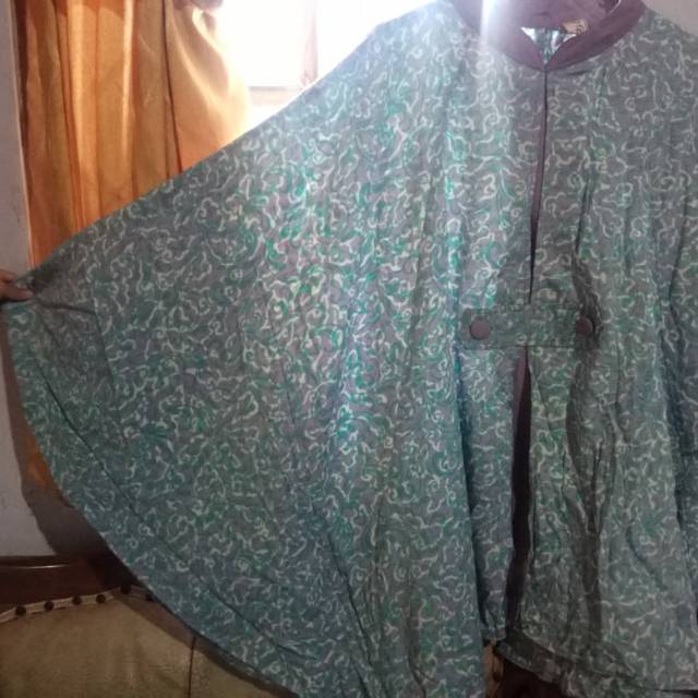 Blouse / outer wanita merk qonita batik