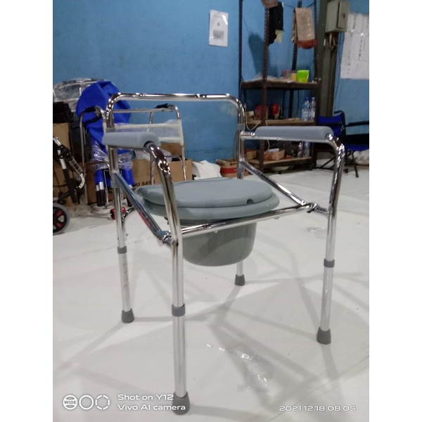 kursi toilet/commode chair/kursi pispot bab