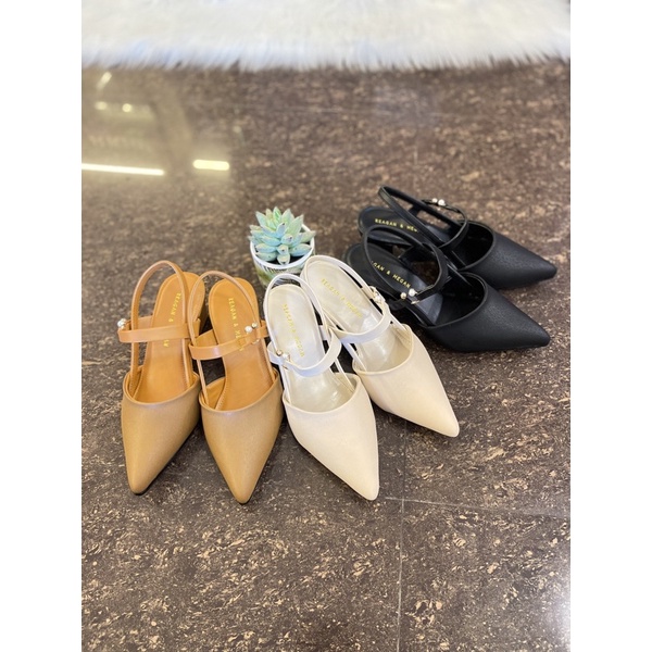 REAGAN & MEGAN RM 975