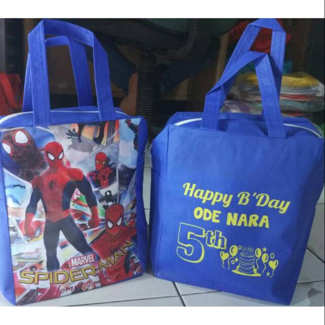 

TAS ULTAH ANAK KARAKTER SPIDERMAN DG SABLON NAMA ANAK | GOODIE BAG | HOT SALE | TERMURAH | R24