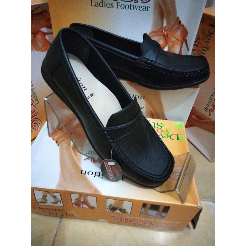 Sepatu flat pantofel wanita Milton hitam/sepatu kerja