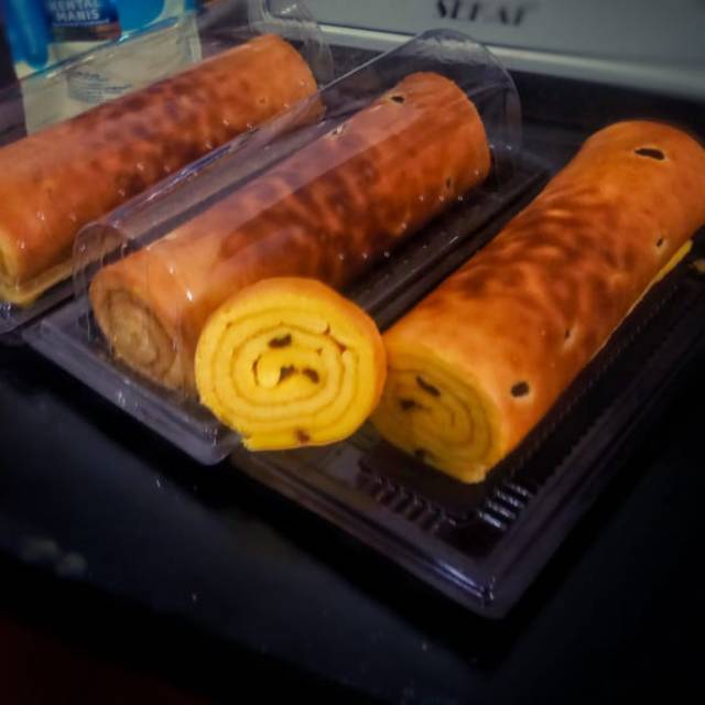 

LAPIS LEGIT ROLL DIJAMIN ENAK - NIKITA SUKA [ FRESH FROM THE OVEN ]