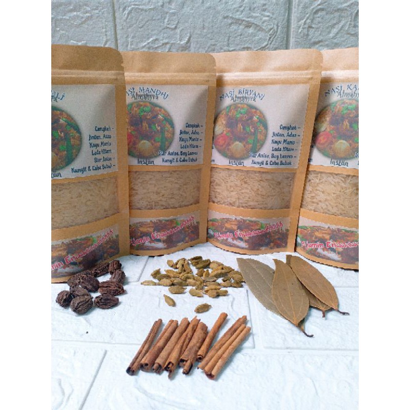 

Paket hemat Nasi Kebuli "Almahyra", memakai beras basmati 200gr & bumbu rempah yang lengkap