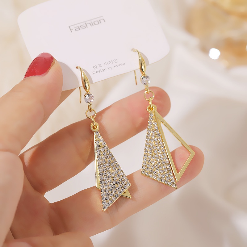 Korea Dongdaemun penuh diamond sudut anting-anting 2021new trendi anggun online influencer fashion s