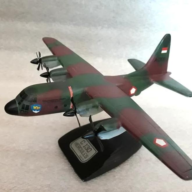 Hercules C130 Miniatur Pesawat