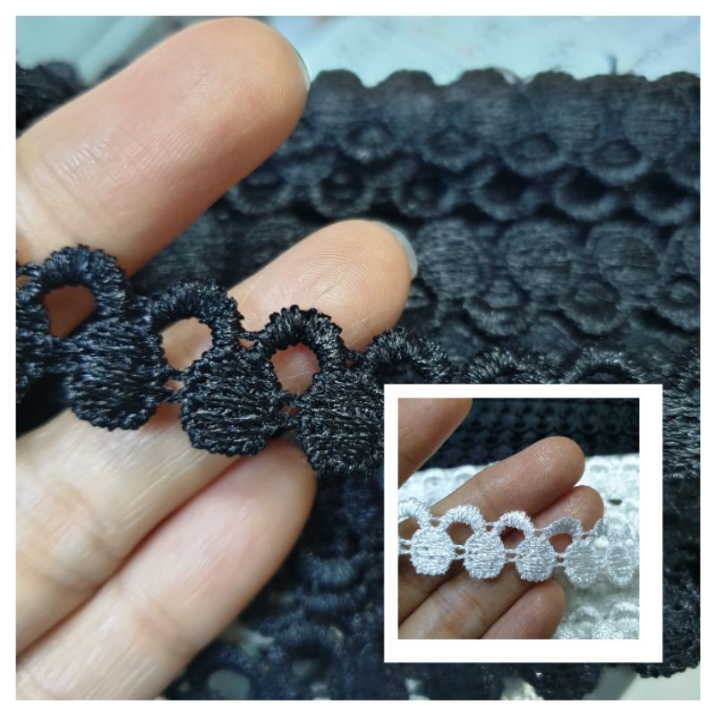 Renda Gyper Cherry Bordir Tebal 1,5 cm Per 13,5 M