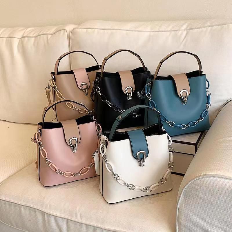 MV_Marvelouz MV805554 Tas SELEMPANG Bucket Hiasan Rantai Cantik Wanita Ada Talpan 1kg bisa 2 tas supplier tas import EL 5554