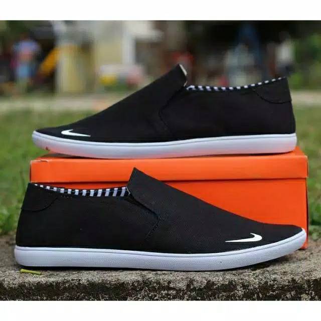 Terbaru Slip on nike sepatu casual pria