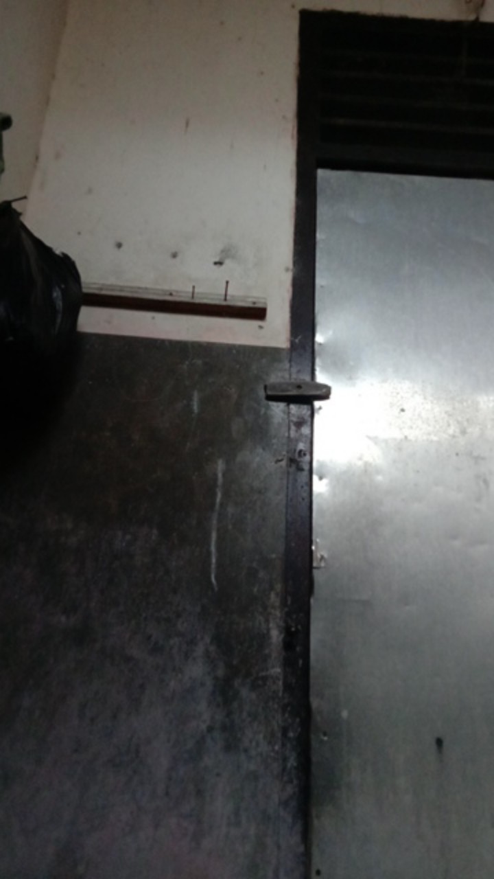 Grosir Cat Besi Avian 200cc Atau 250 Gram Wajib Tambah Packing / Cat Kayu Warna Hitam Putih Murah